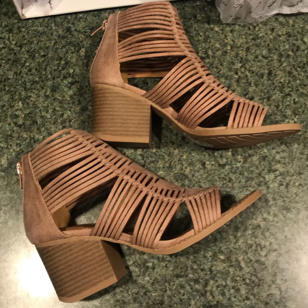 Qupid Woven Caged Peep Toe Heeled Sandals - Picture 4 of 7